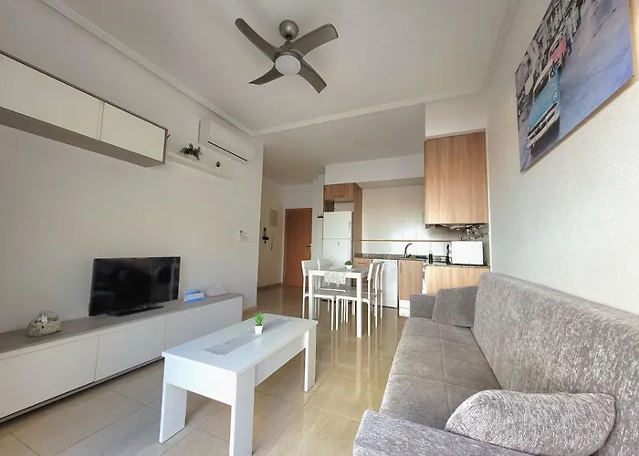 Apartamento Con Patio, Piscina Y Parking Privado