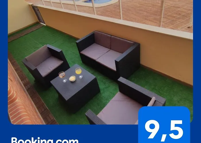 Apartamento Con Patio, Piscina Y Parking Privado